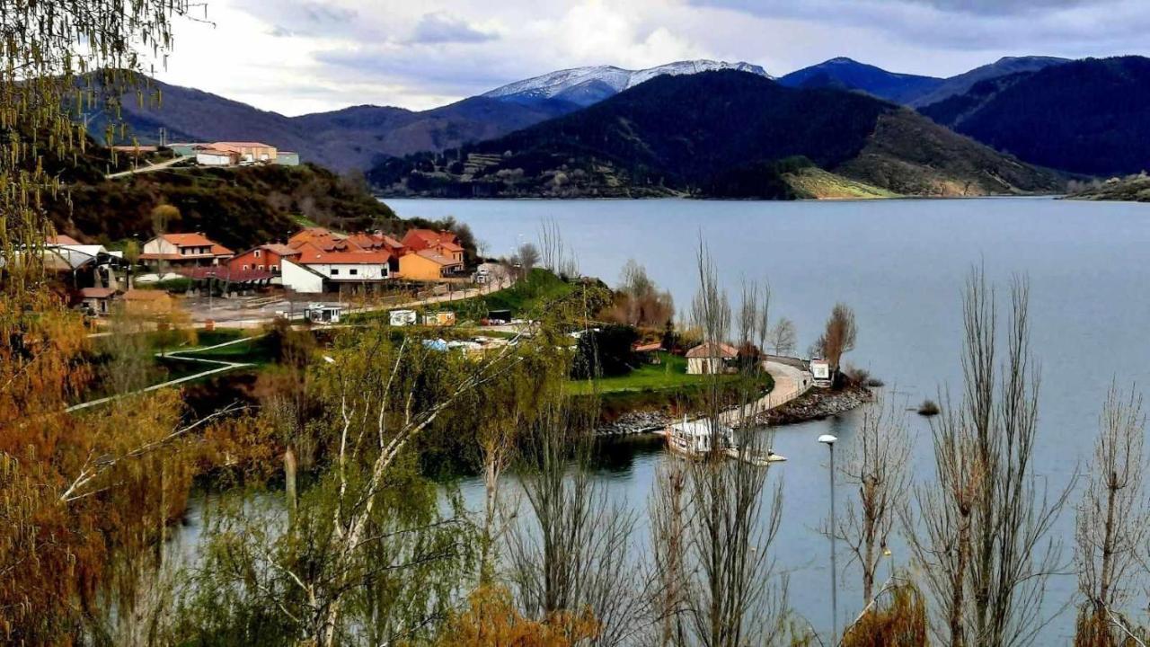 Riano En Las Montanas De Carmen Buitenkant foto